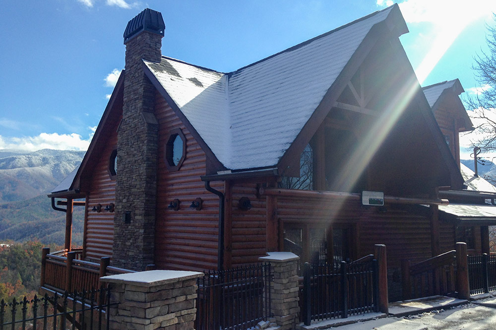 Luxury log cabin overlooking the Smoky Mountains in Gatlinburg Tennessee